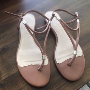 Nine West tan thong sandals